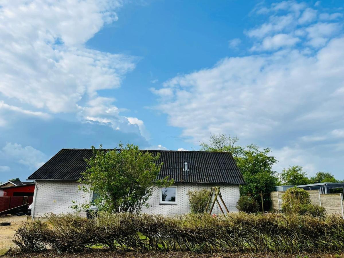 Scandinavian House Hotel- Holbol, Крусо Экстерьер фото
