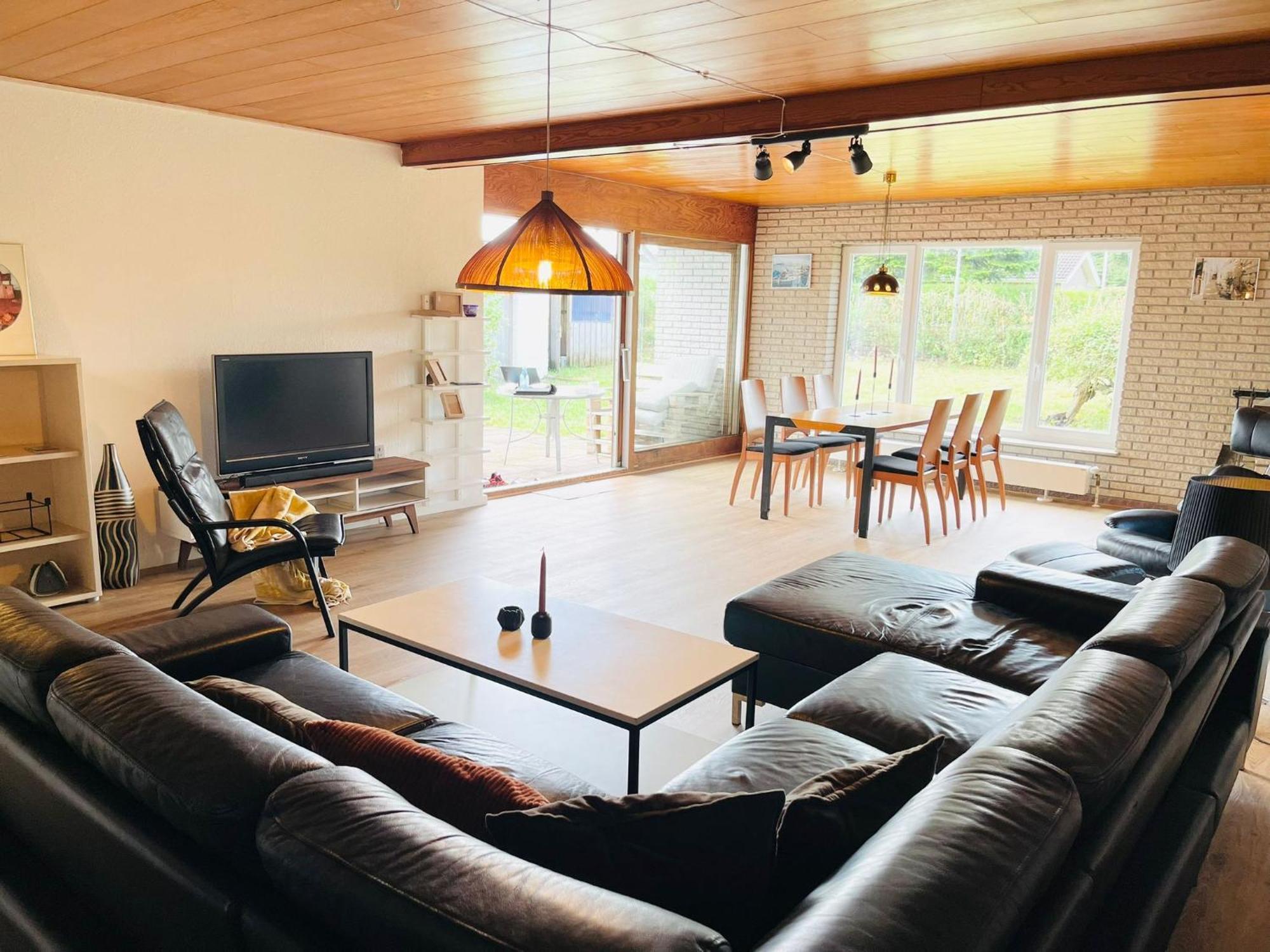 Scandinavian House Hotel- Holbol, Крусо Экстерьер фото