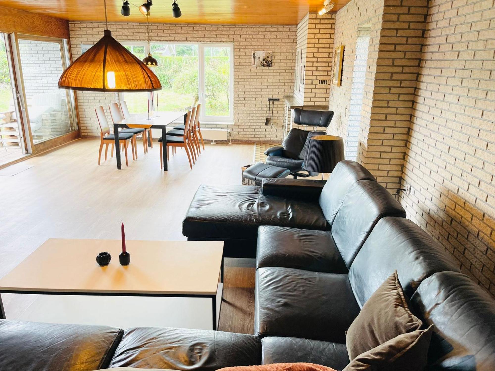 Scandinavian House Hotel- Holbol, Крусо Экстерьер фото