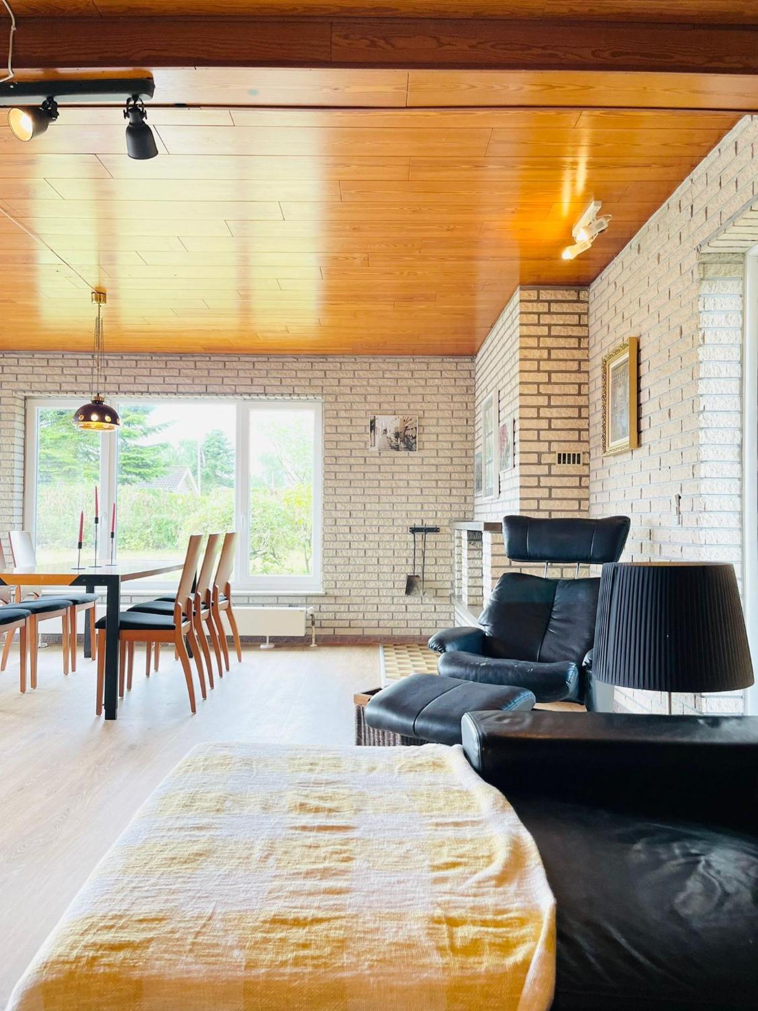 Scandinavian House Hotel- Holbol, Крусо Экстерьер фото
